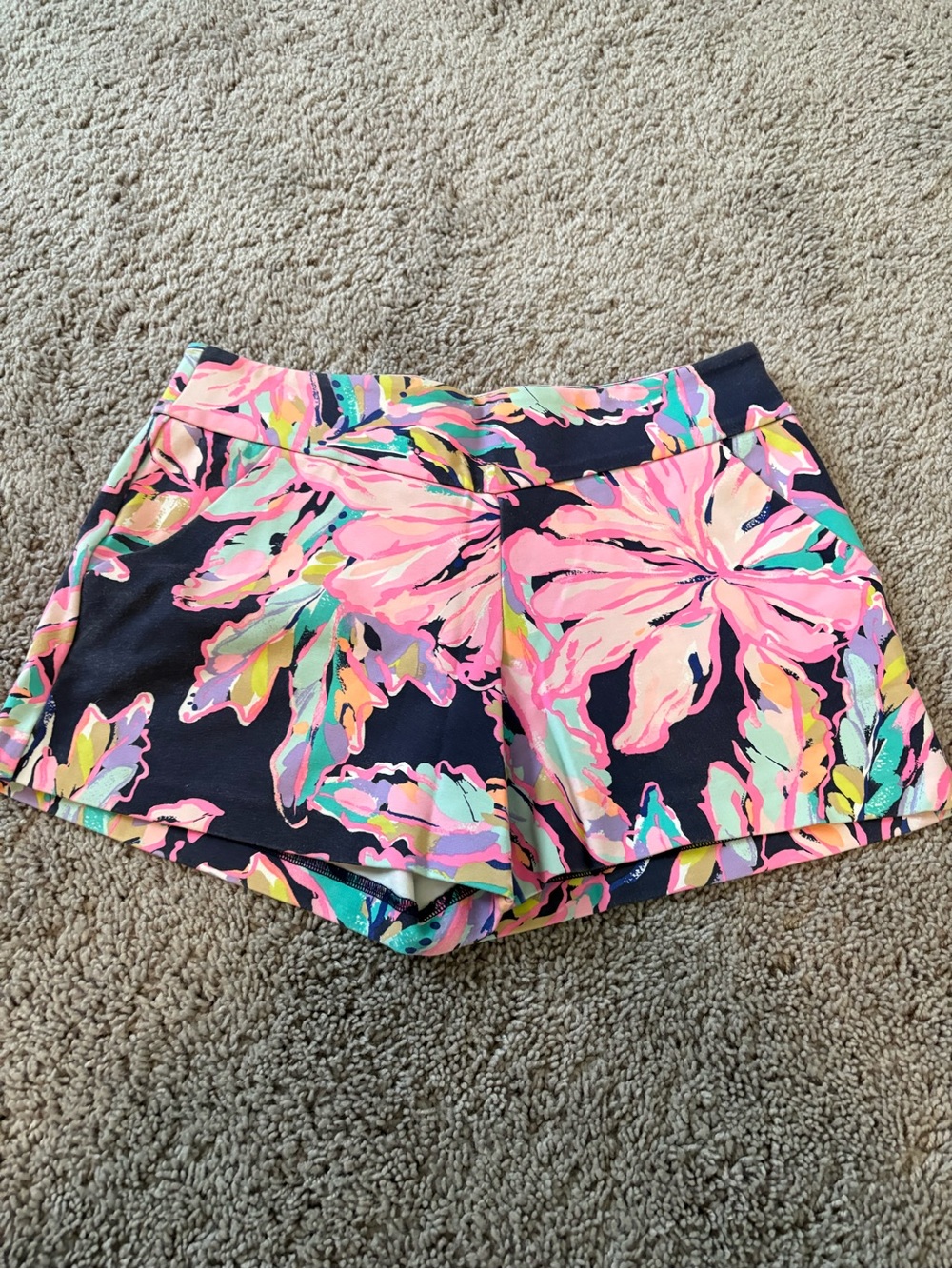 Women’s size 4 Lilly Pulitzer Shorts Bundle - Picture 2 of 4